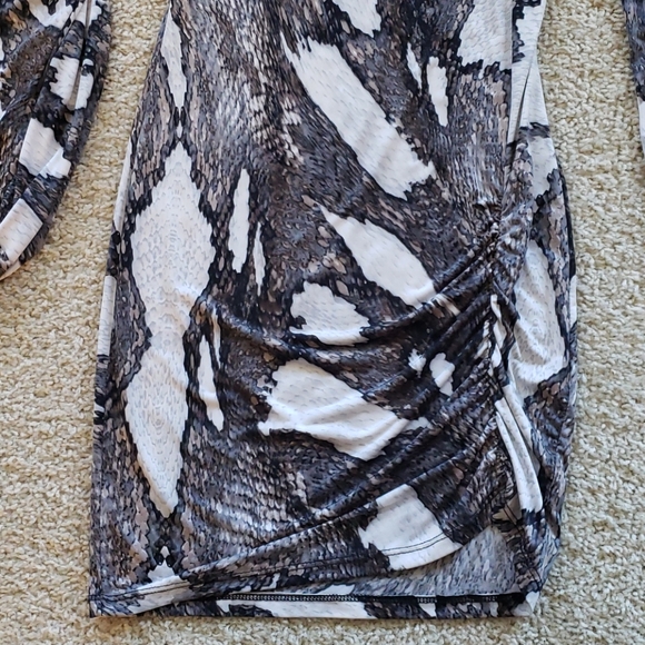 Dress - Picture 2 of 2